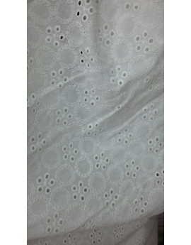 Broderie anglaise 02